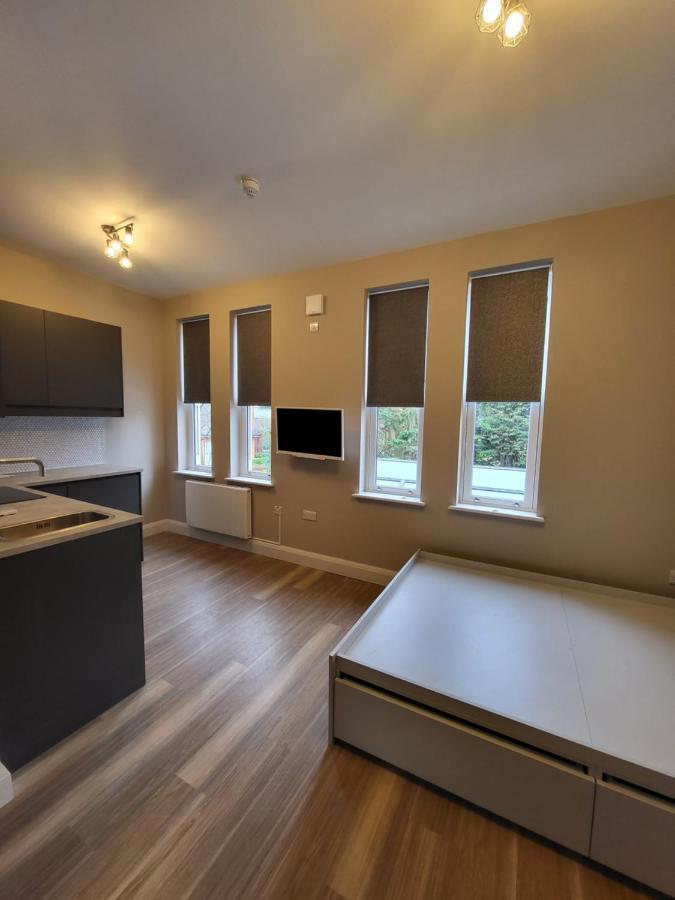 Sands House - Luxury Modern Studios With Secure Parking In Epsom, Surrey Room photo