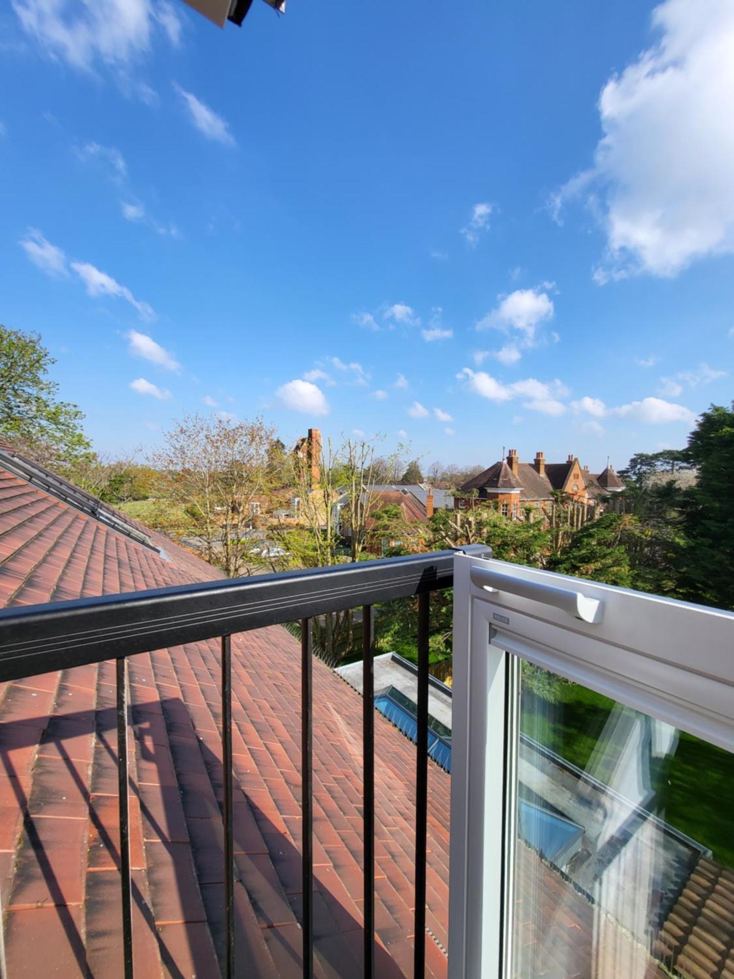 Sands House - Luxury Modern Studios With Secure Parking In Epsom, Surrey Room photo