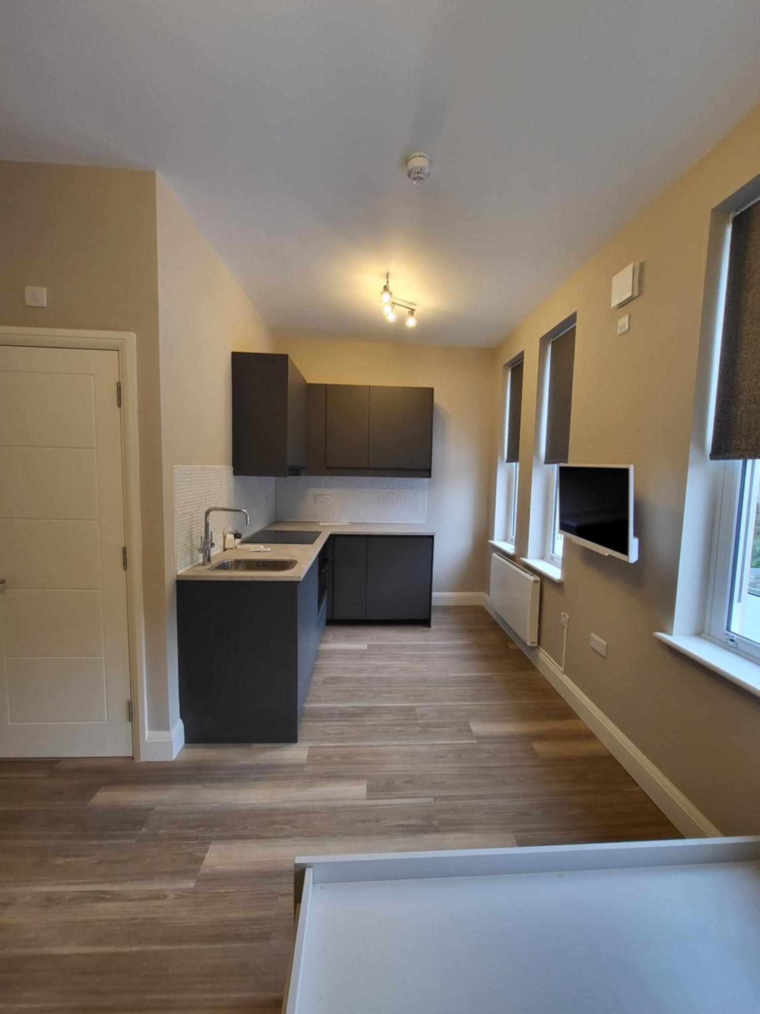 Sands House - Luxury Modern Studios With Secure Parking In Epsom, Surrey Room photo