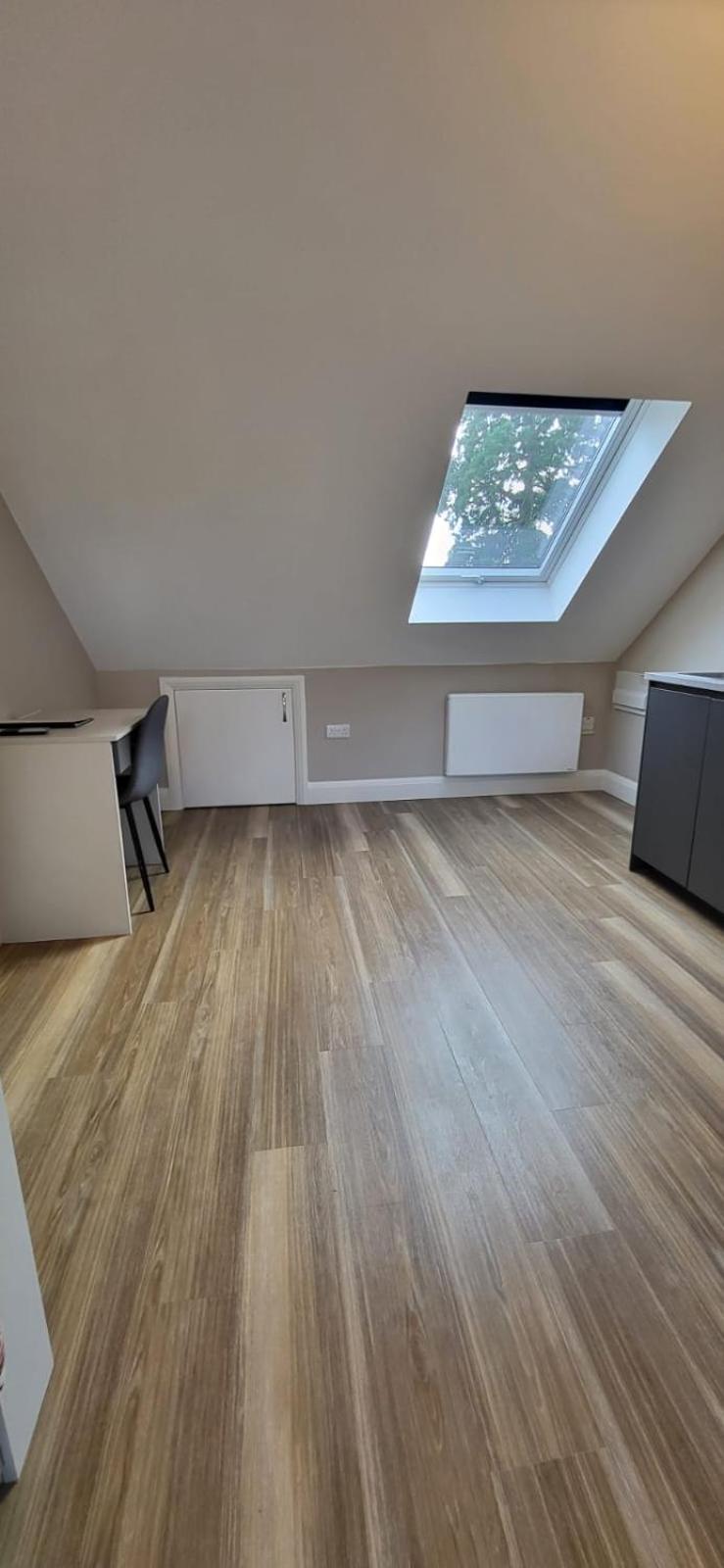 Sands House - Luxury Modern Studios With Secure Parking In Epsom, Surrey Room photo